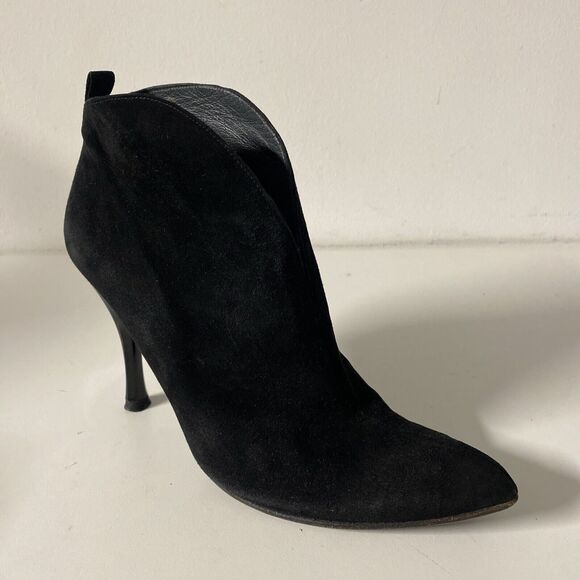 Stuart Weitzman Suede Bootie Ankle Boot Black Pointed Toe Split Front He… - Picture 2 of 9